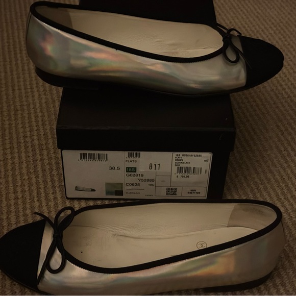 Chanel Black Cap Toe CC Logo Metallic Silver x Black size 38.5 great condition! - Picture 15 of 16